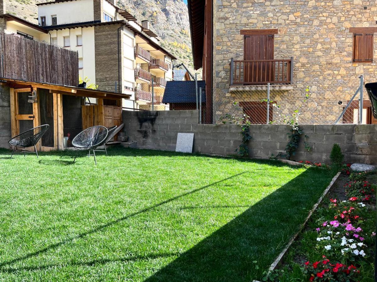 Espot Cowork & Apartments - L'Amfitriona Exterior photo